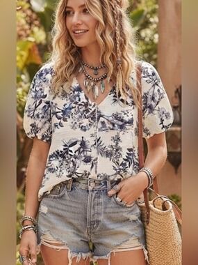 CeCe Blue & White Floral Cotton Blouse Puff Sleeve V-Neck Medium